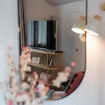 La Belle Vue Boutique & Cafe Hotell Spiez
