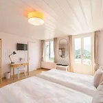 La Belle Vue Boutique & Cafe Hotell Spiez