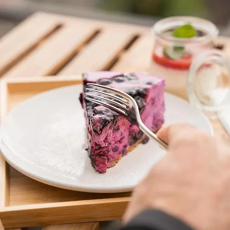 La Belle Vue Boutique Hotel&café 3*