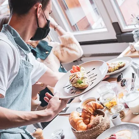 La Belle Vue Boutique & Cafe שפיץ