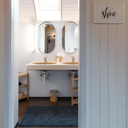 La Belle Vue Boutique & Cafe سبيز
