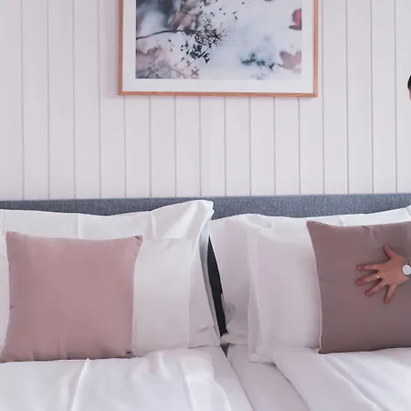 La Belle Vue Boutique Hotel&café 3* Spiez