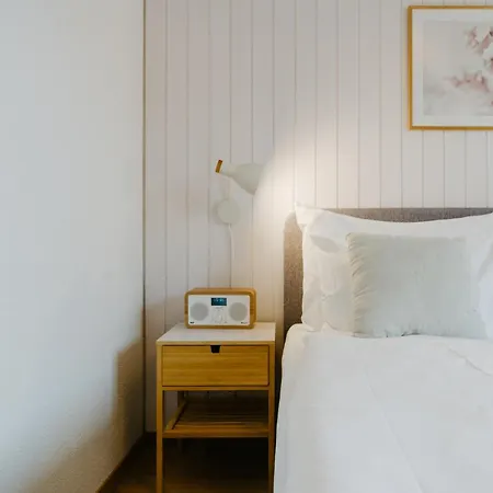 La Belle Vue Boutique & Cafe Spiez