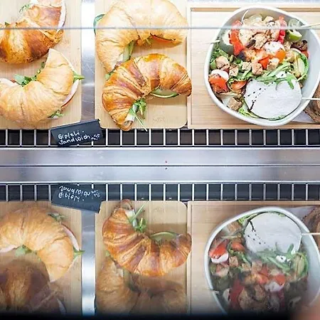 La Belle Vue Boutique & Cafe Spiez