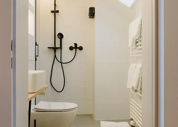 La Belle Vue Boutique & Cafe