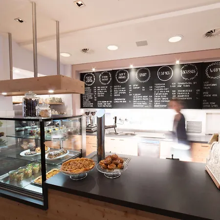 La Belle Vue Boutique & Cafe 3* Spiez