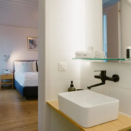 La Belle Vue Boutique & Cafe 施皮茨