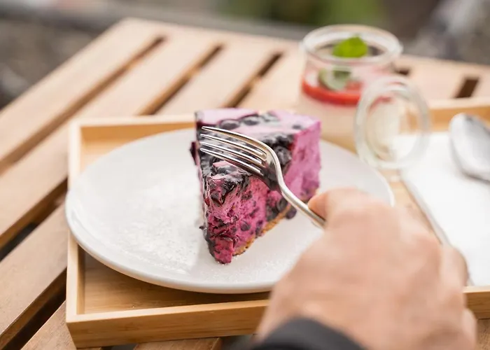 La Belle Vue Boutique & Cafe 3*