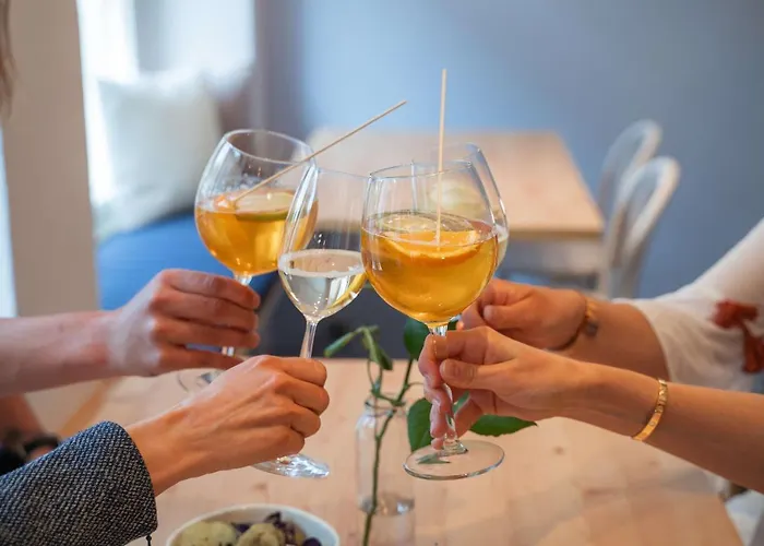 La Belle Vue Boutique & Cafe