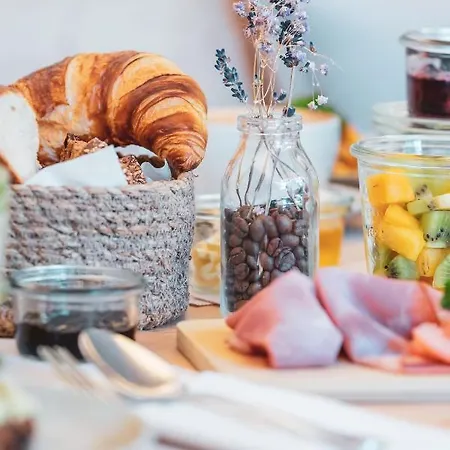 La Belle Vue Boutique & Cafe Hotell Spiez